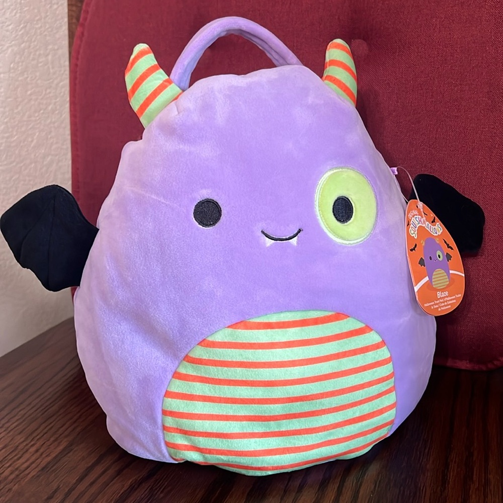 NWT Squishmallows “Blaze” halloween treat pail